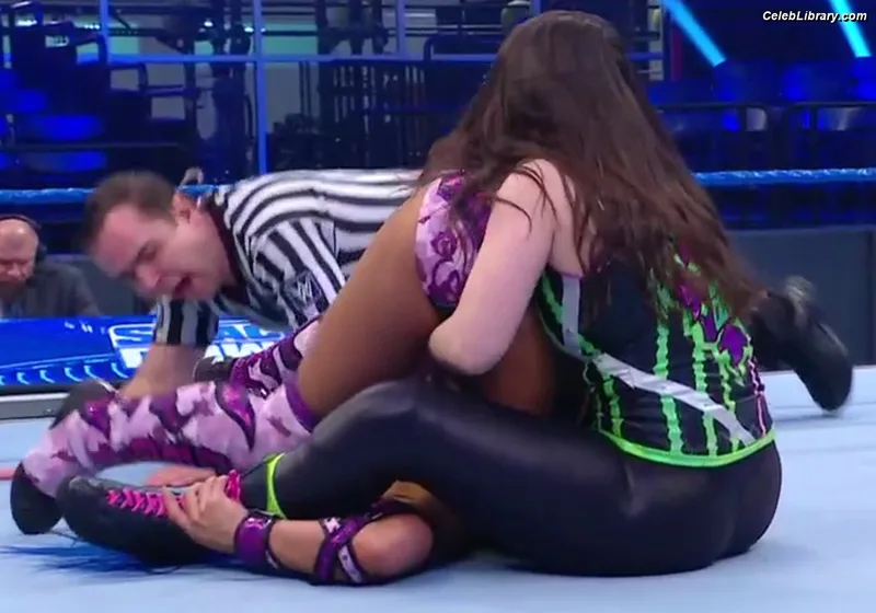 Nikki Cross photo 13 of 446