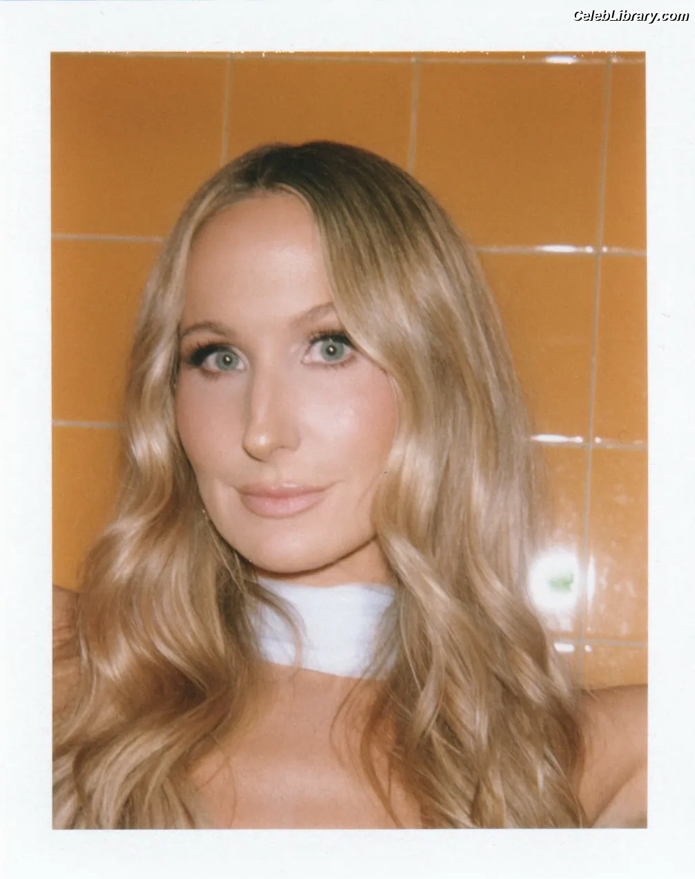 Nikki Glaser photo 15 of 559