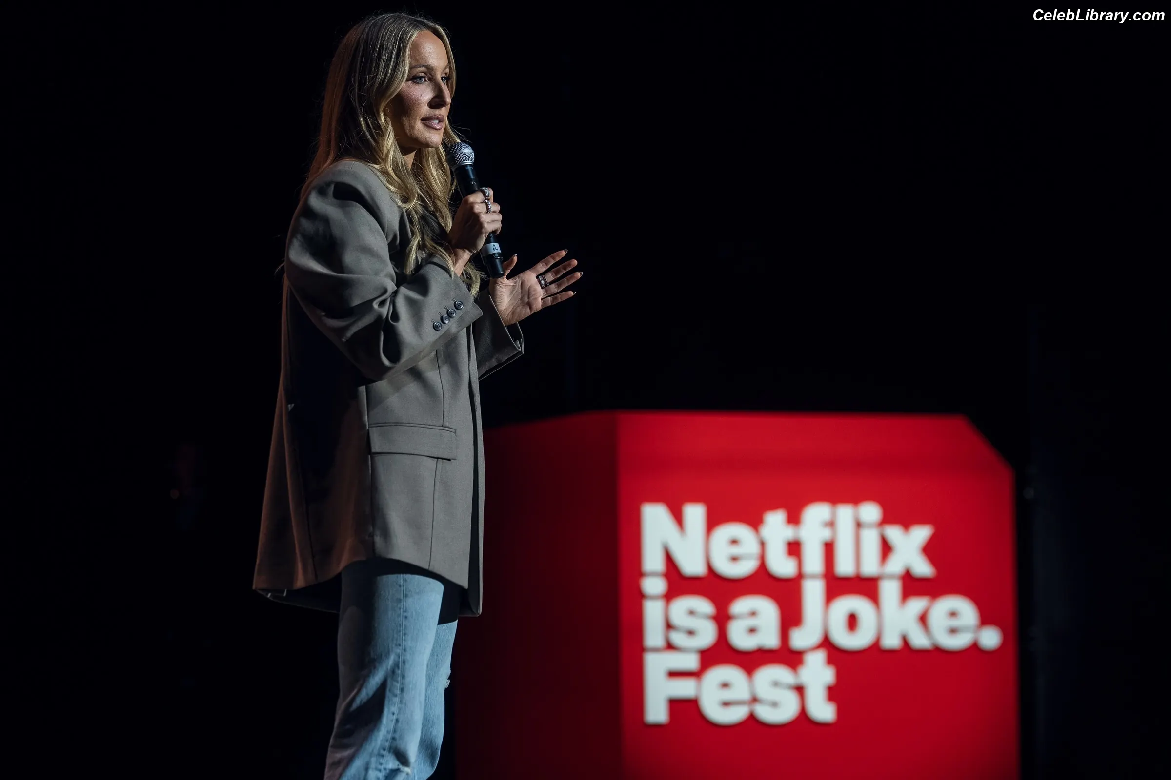 Nikki Glaser photo 20 of 559