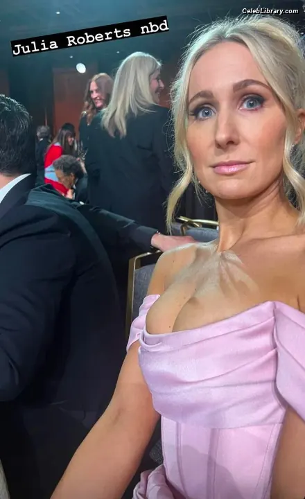 Nikki Glaser photo 5 of 559