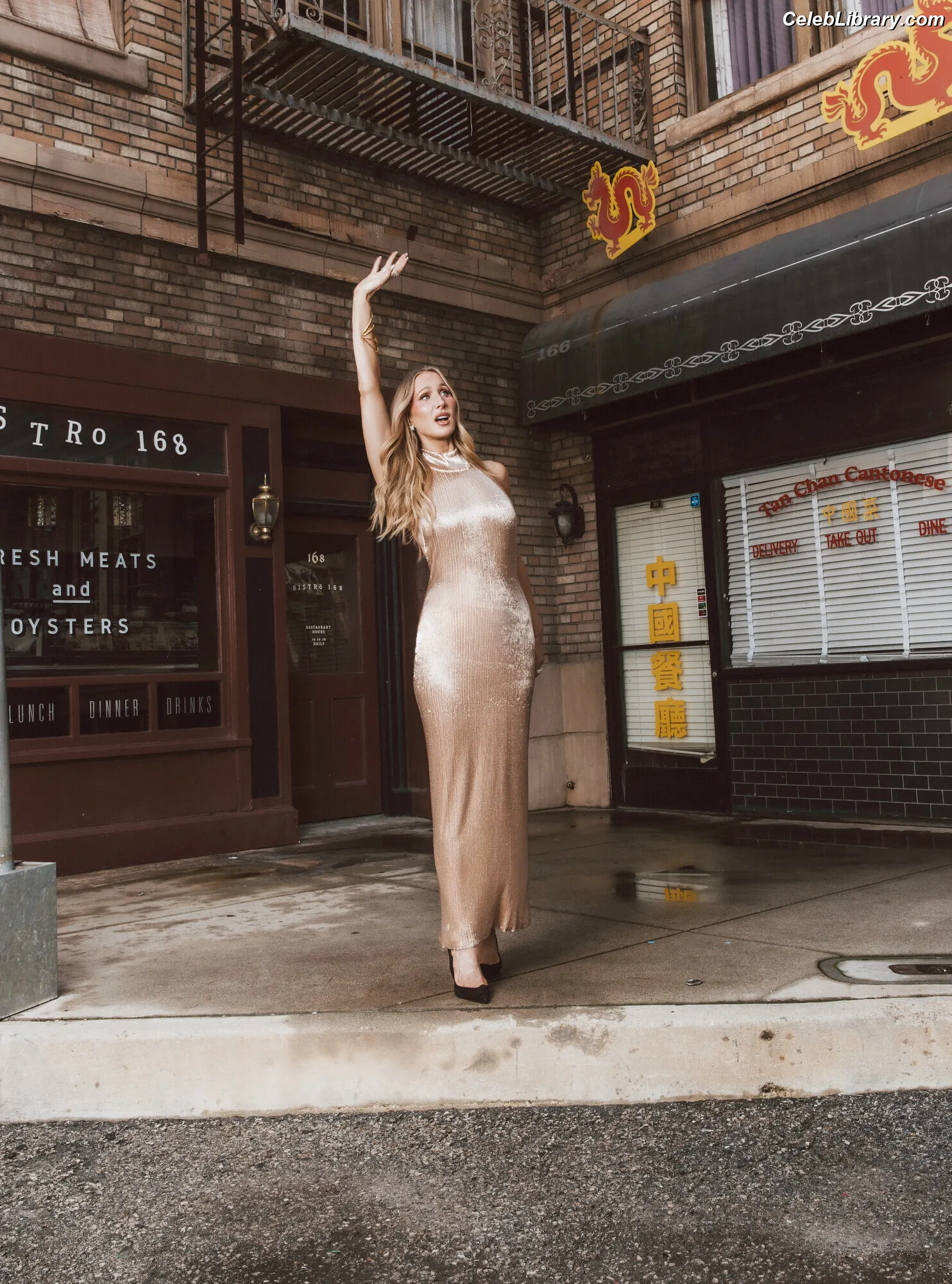 Nikki Glaser photo 11 of 559