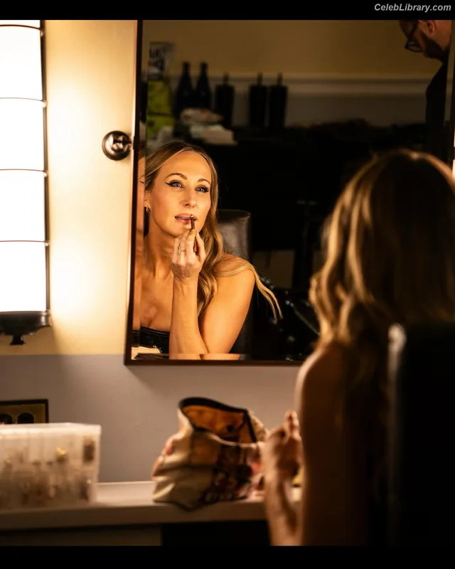 Nikki Glaser photo 15 of 560