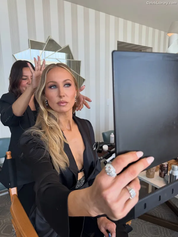Nikki Glaser photo 18 of 560