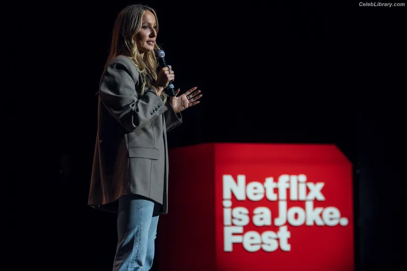Nikki Glaser photo 20 of 560