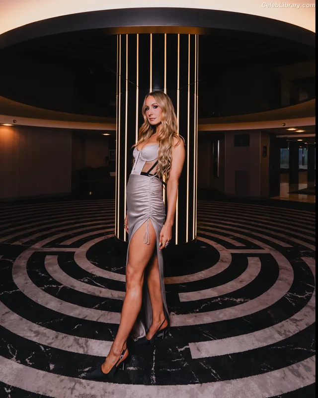 Nikki Glaser photo 6 of 560