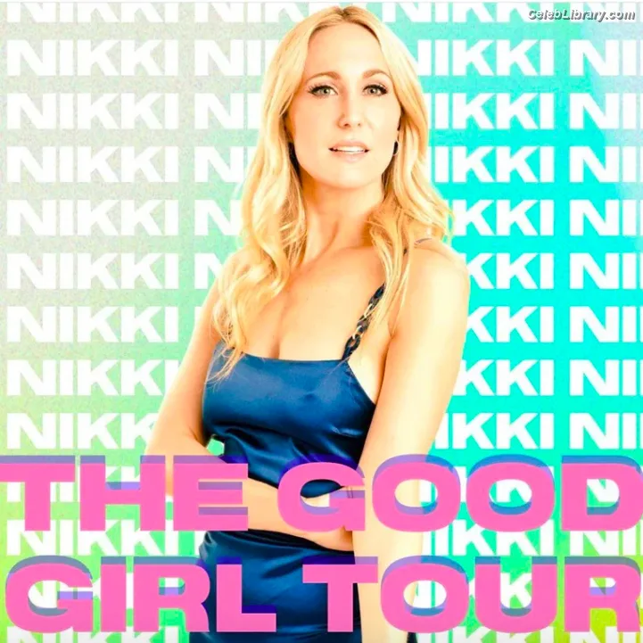 Nikki Glaser photo 23 of 560