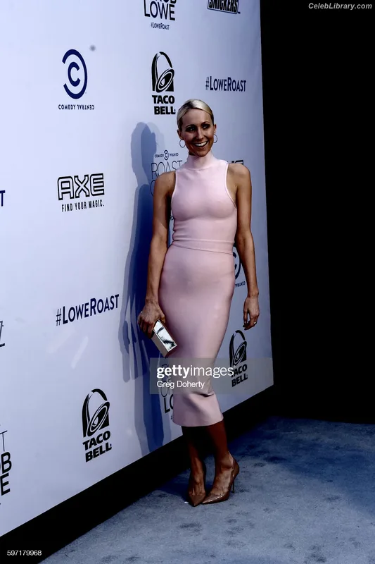 Nikki Glaser photo 23 of 560