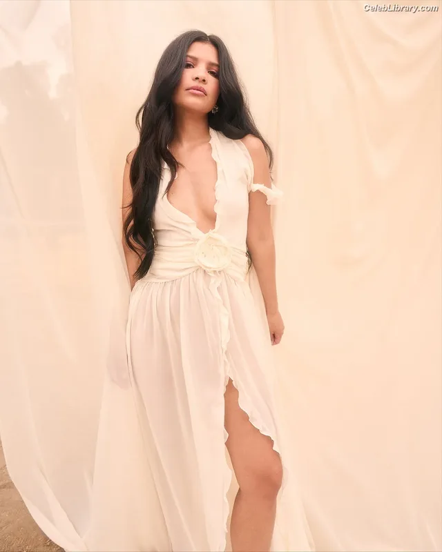 Nikki Rodriguez photo 10 of 41