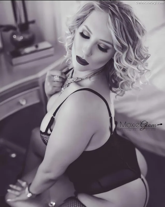 Nikkita Lyons photo 14 of 886