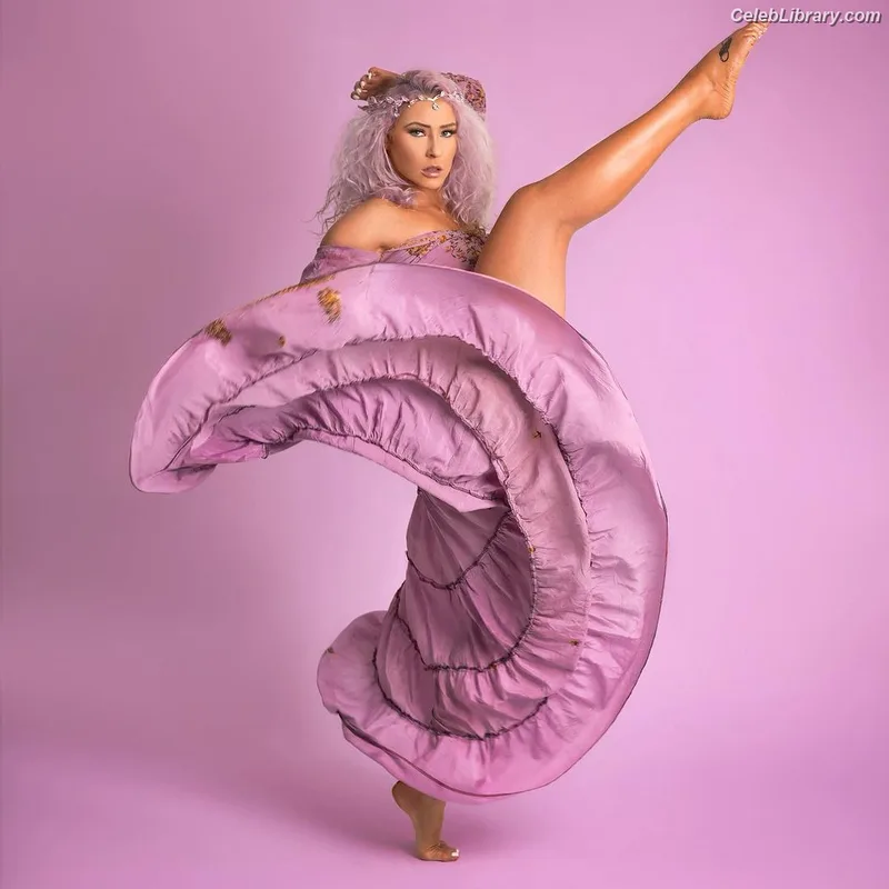 Nikkita Lyons photo 9 of 886