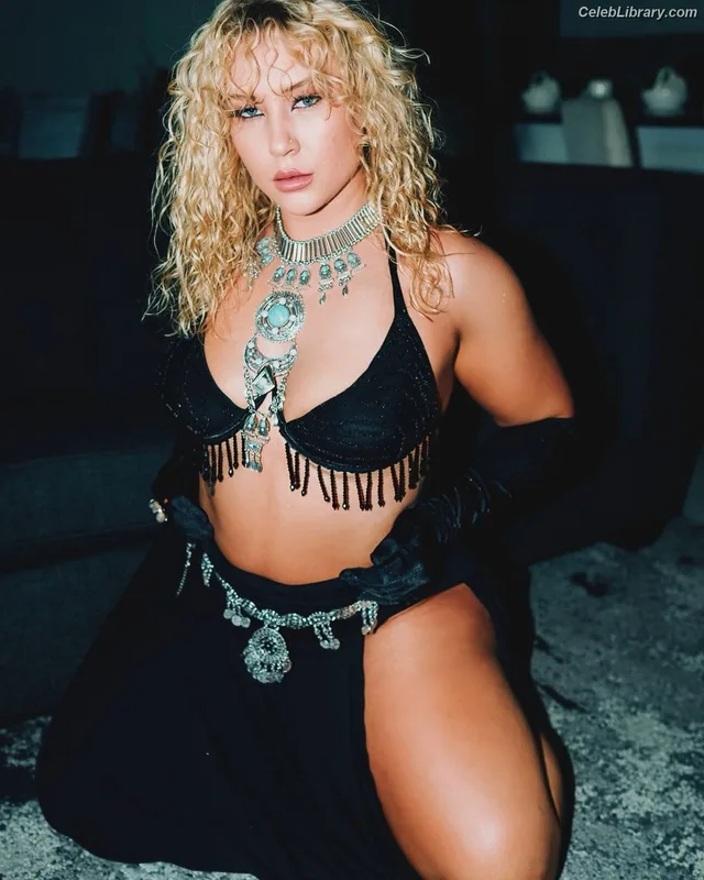Nikkita Lyons photo 11 of 886
