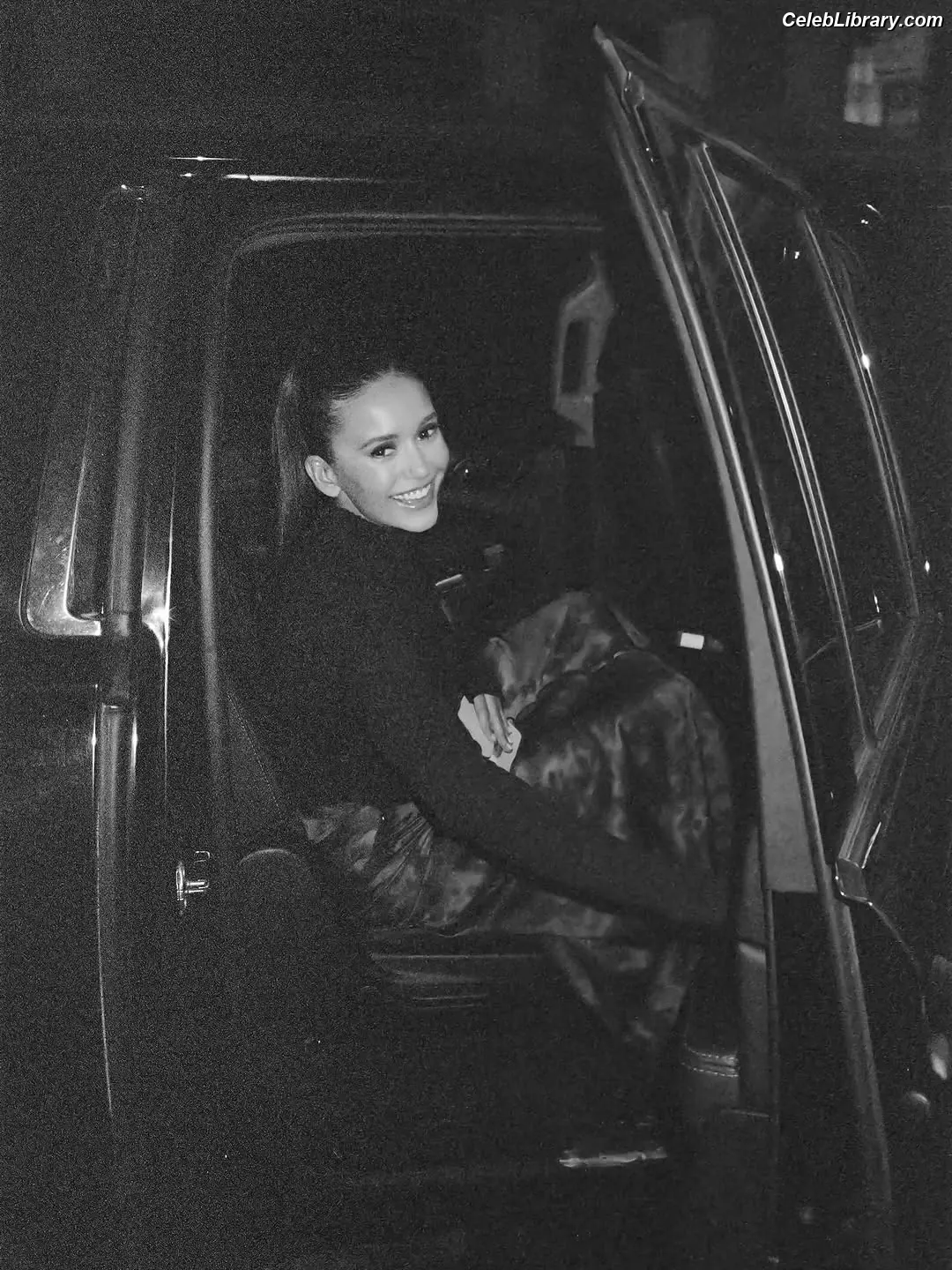 Nina Dodrev photo 16 of 2248