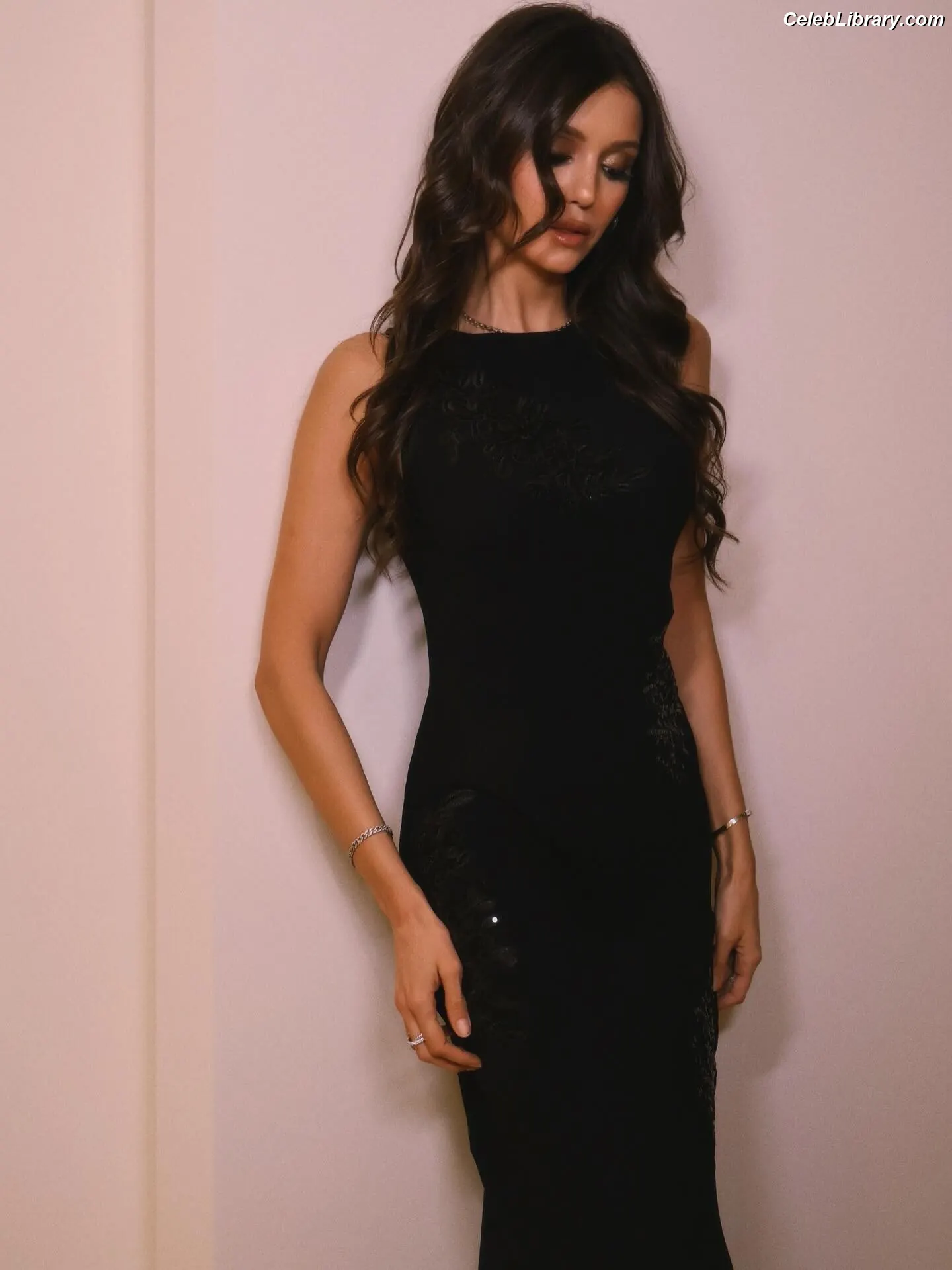 Nina Dodrev photo 15 of 2248