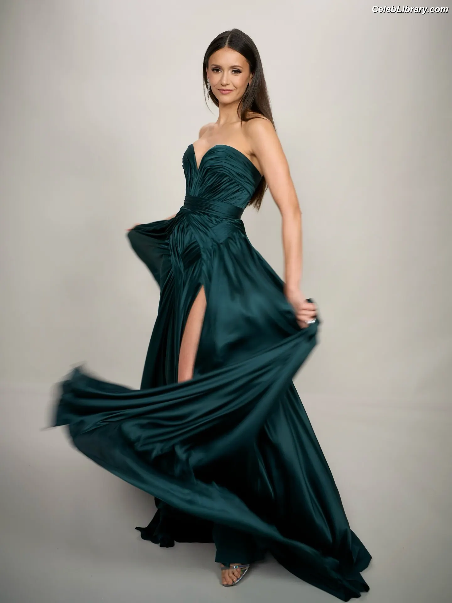 Nina Dodrev photo 9 of 2248