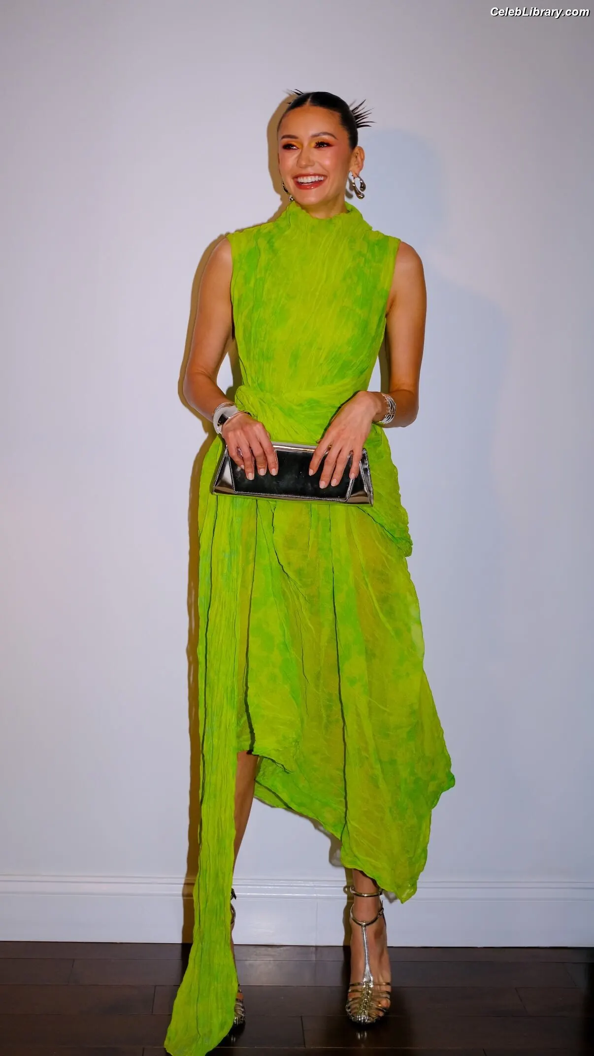 Nina Dodrev photo 7 of 2248