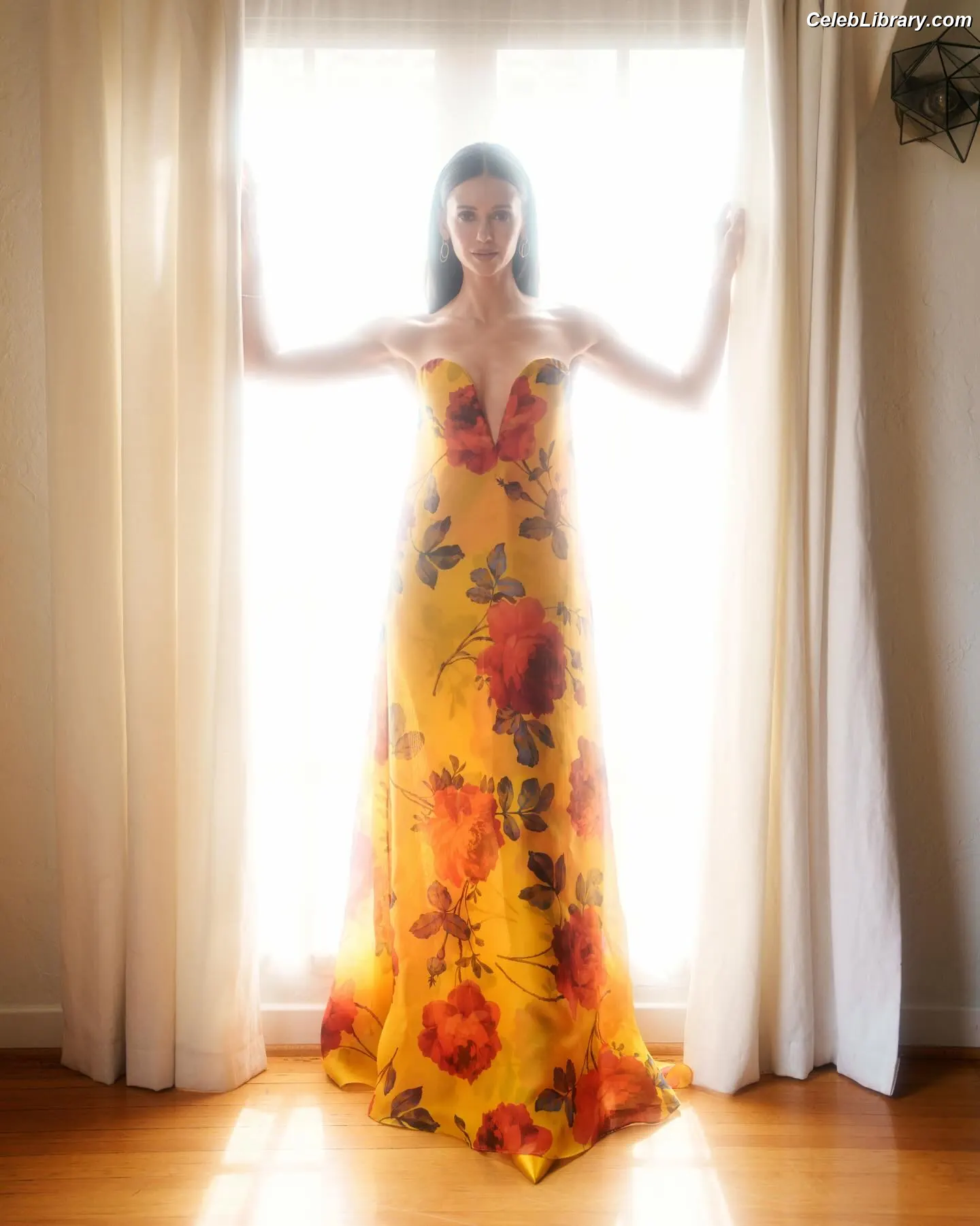 Nina Dodrev photo 14 of 2248