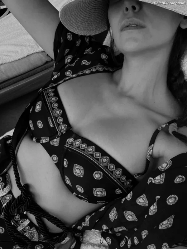 Nina Dodrev photo 17 of 2238