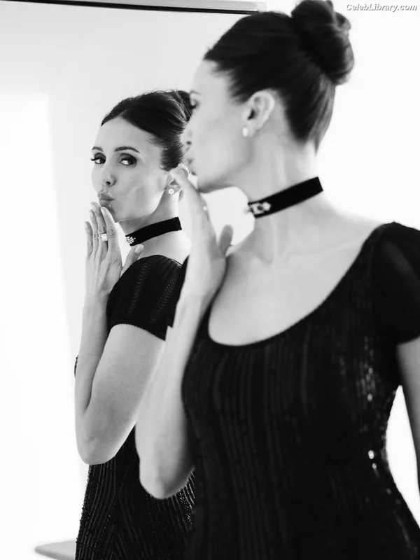 Nina Dodrev photo 7 of 2238