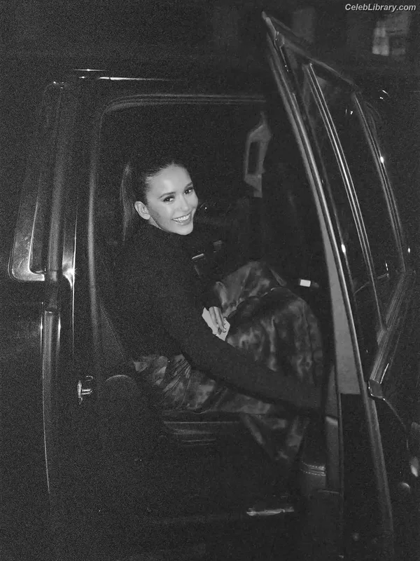 Nina Dodrev photo 13 of 2238