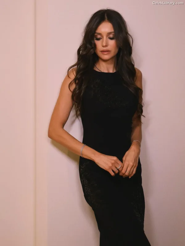Nina Dodrev photo 21 of 2238