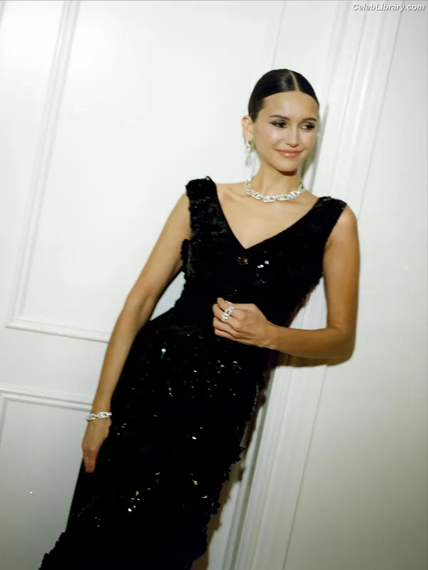 Nina Dodrev photo 15 of 2238