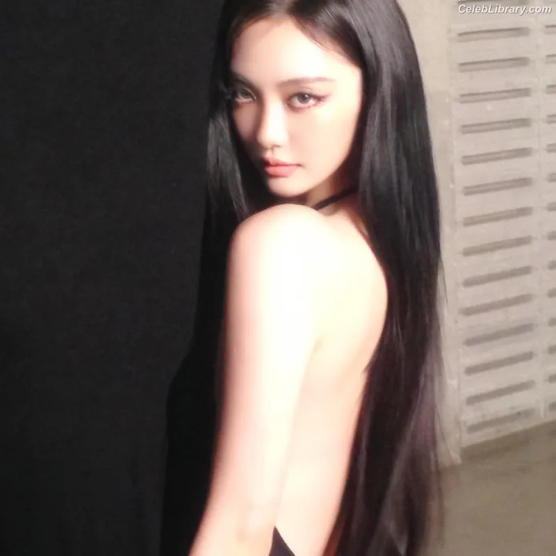Ningning (aespa) photo 18 of 3045