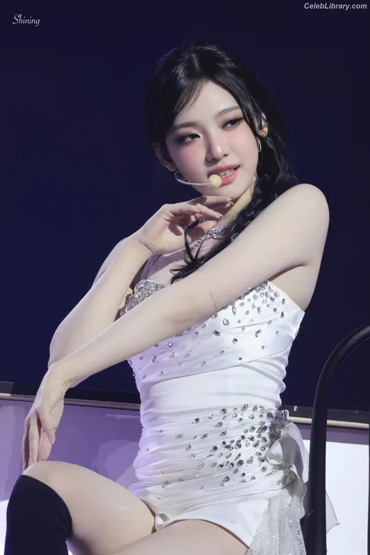 Ningning (aespa) photo 21 of 3045