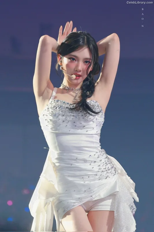 Ningning (aespa) photo 1 of 3045