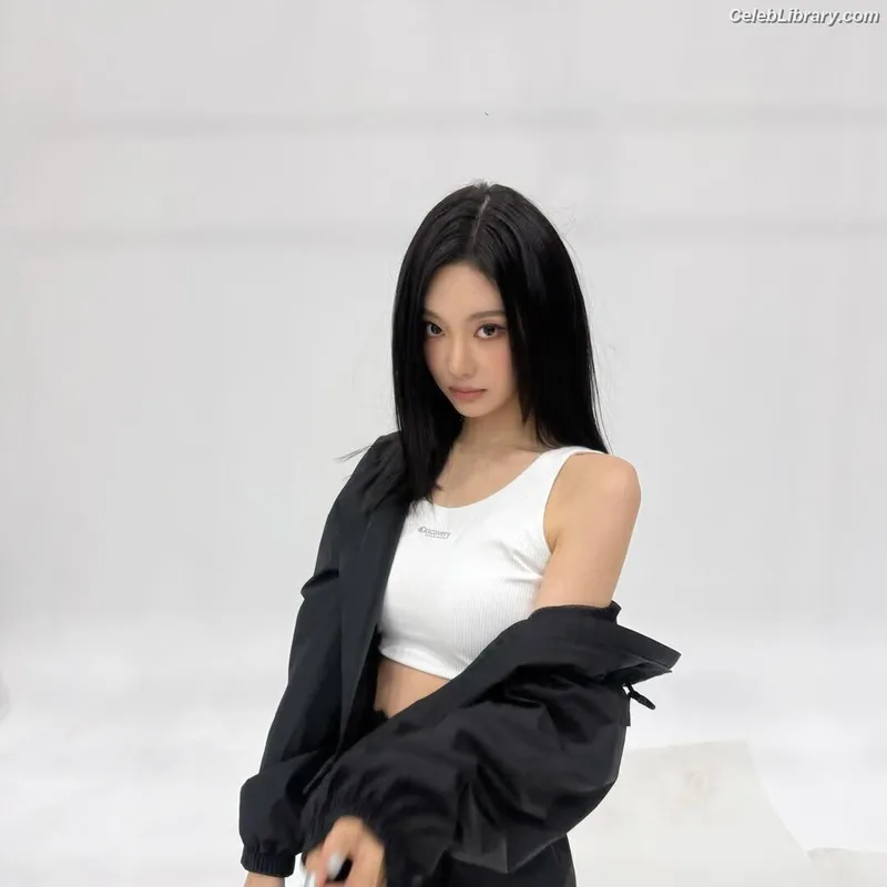 Ningning (aespa) photo 14 of 3045