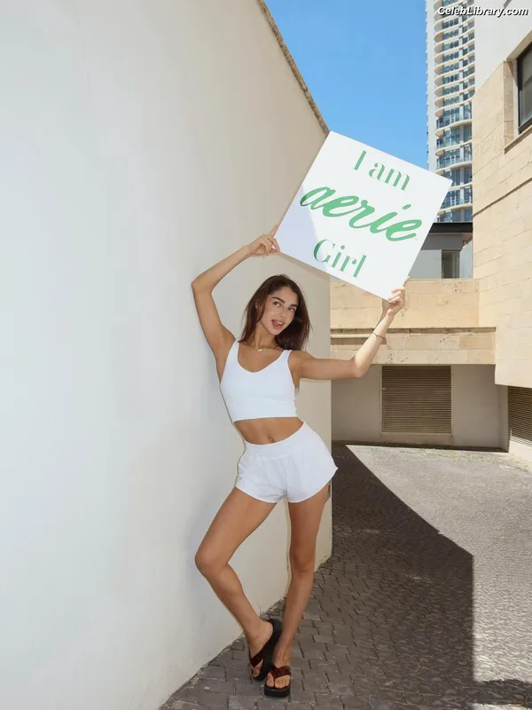 Noa Cohen photo 16 of 19