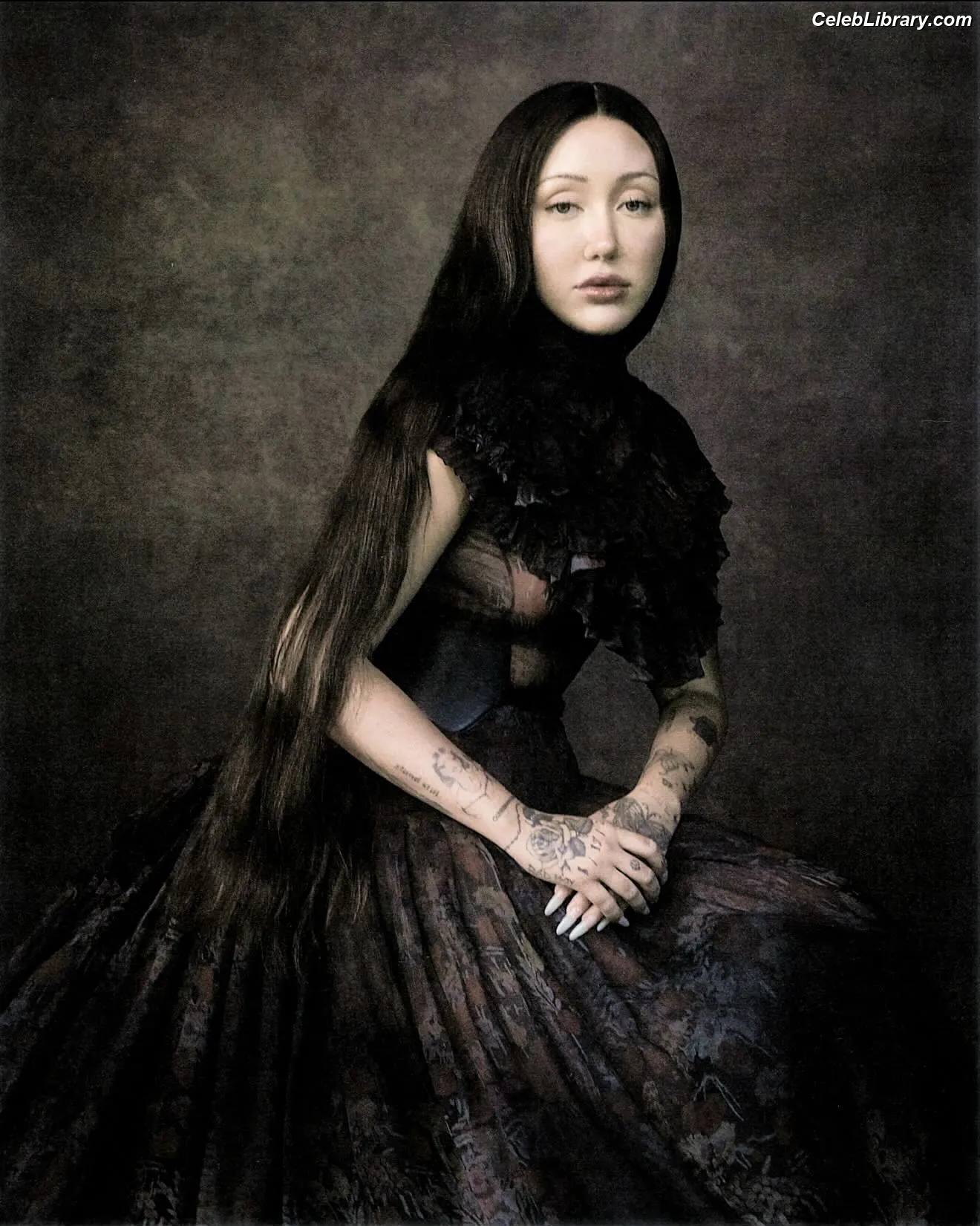 Noah Cyrus photo 1 of 911