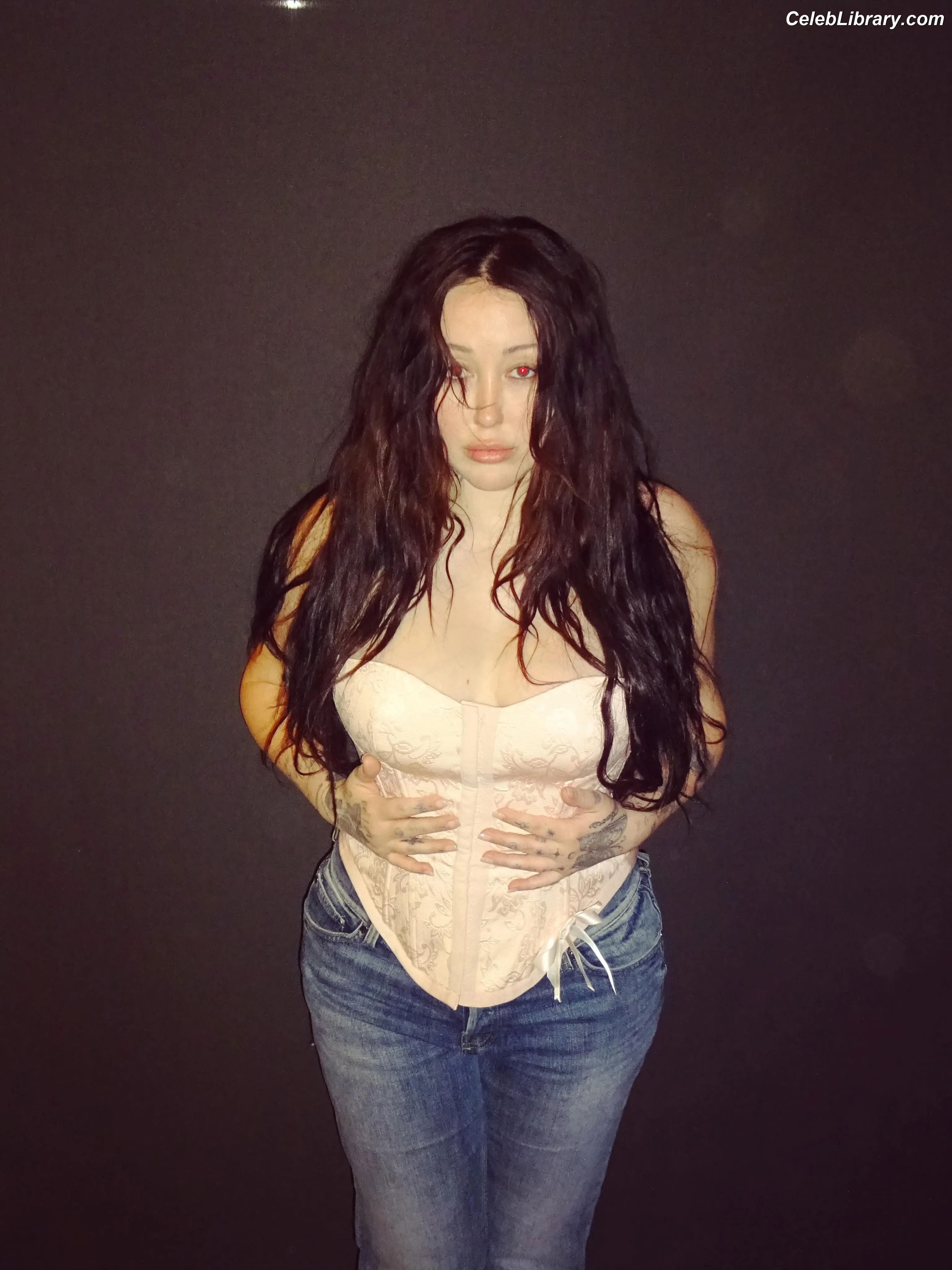 Noah Cyrus photo 17 of 911