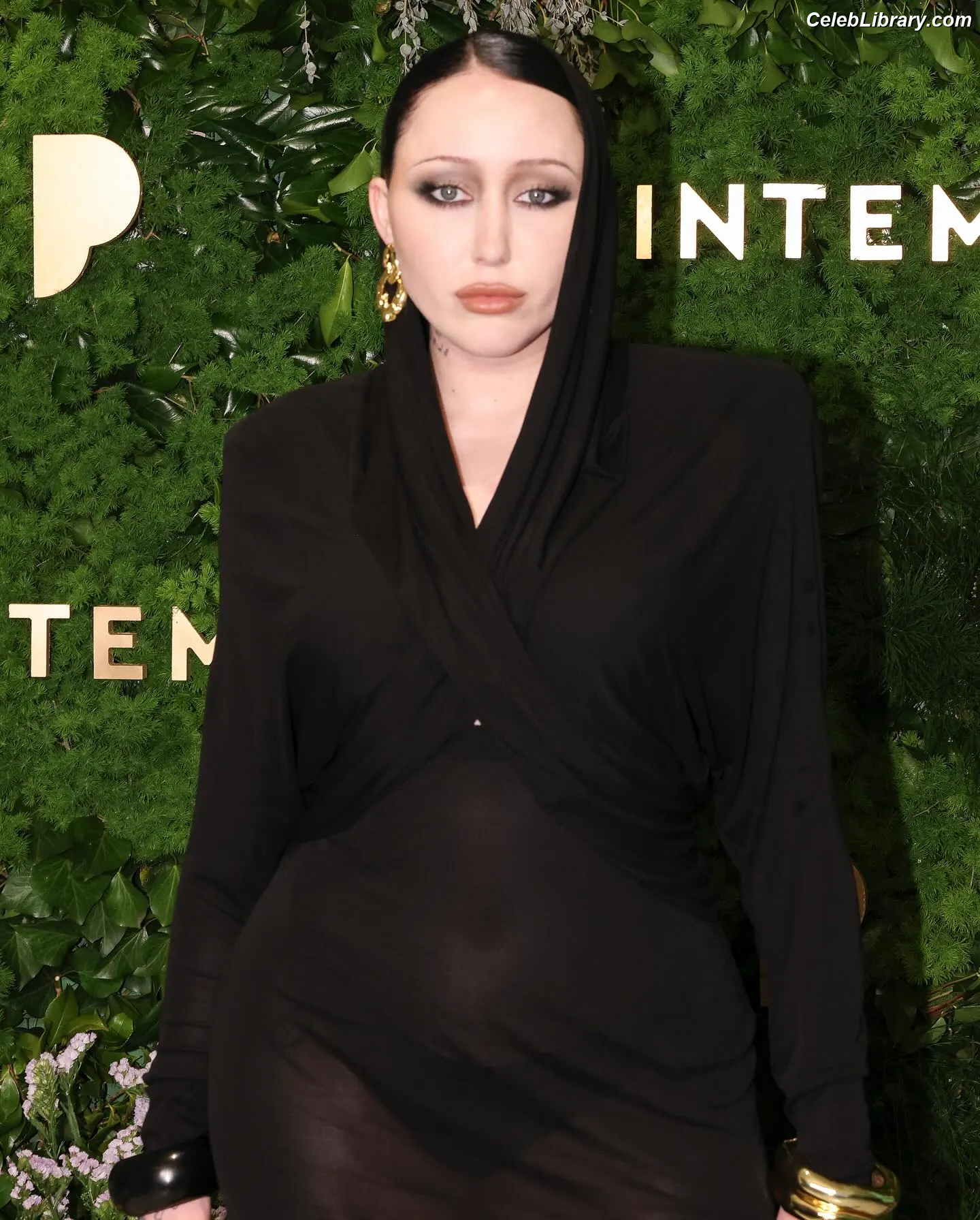 Noah Cyrus photo 5 of 911