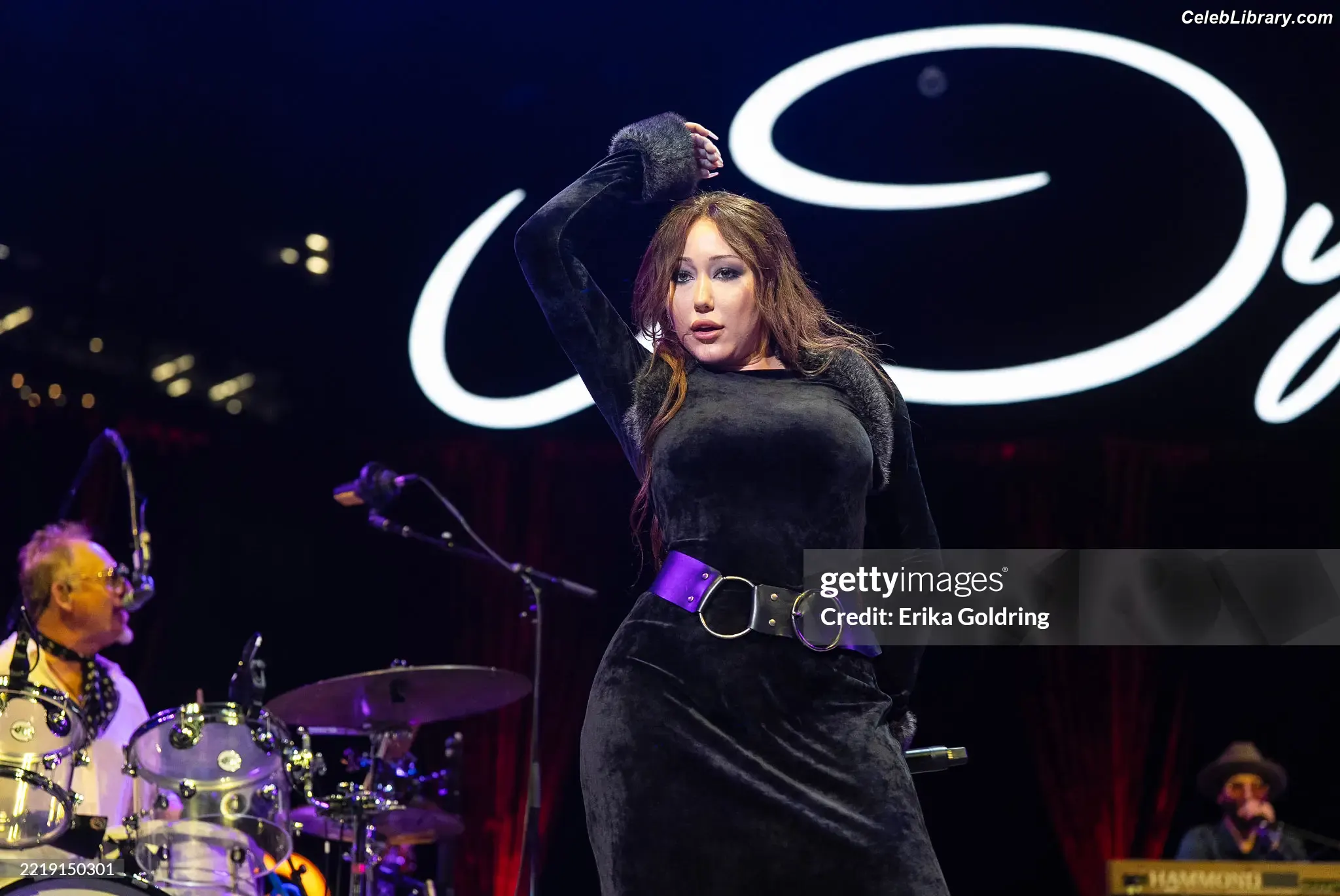 Noah Cyrus photo 5 of 911