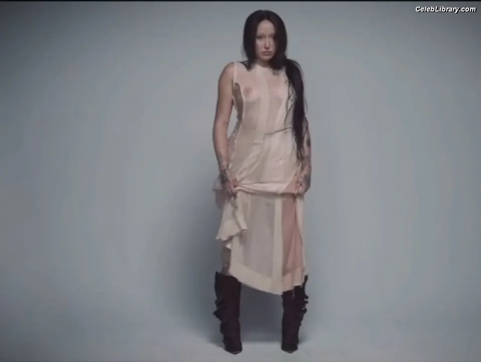 Noah Cyrus photo 21 of 911