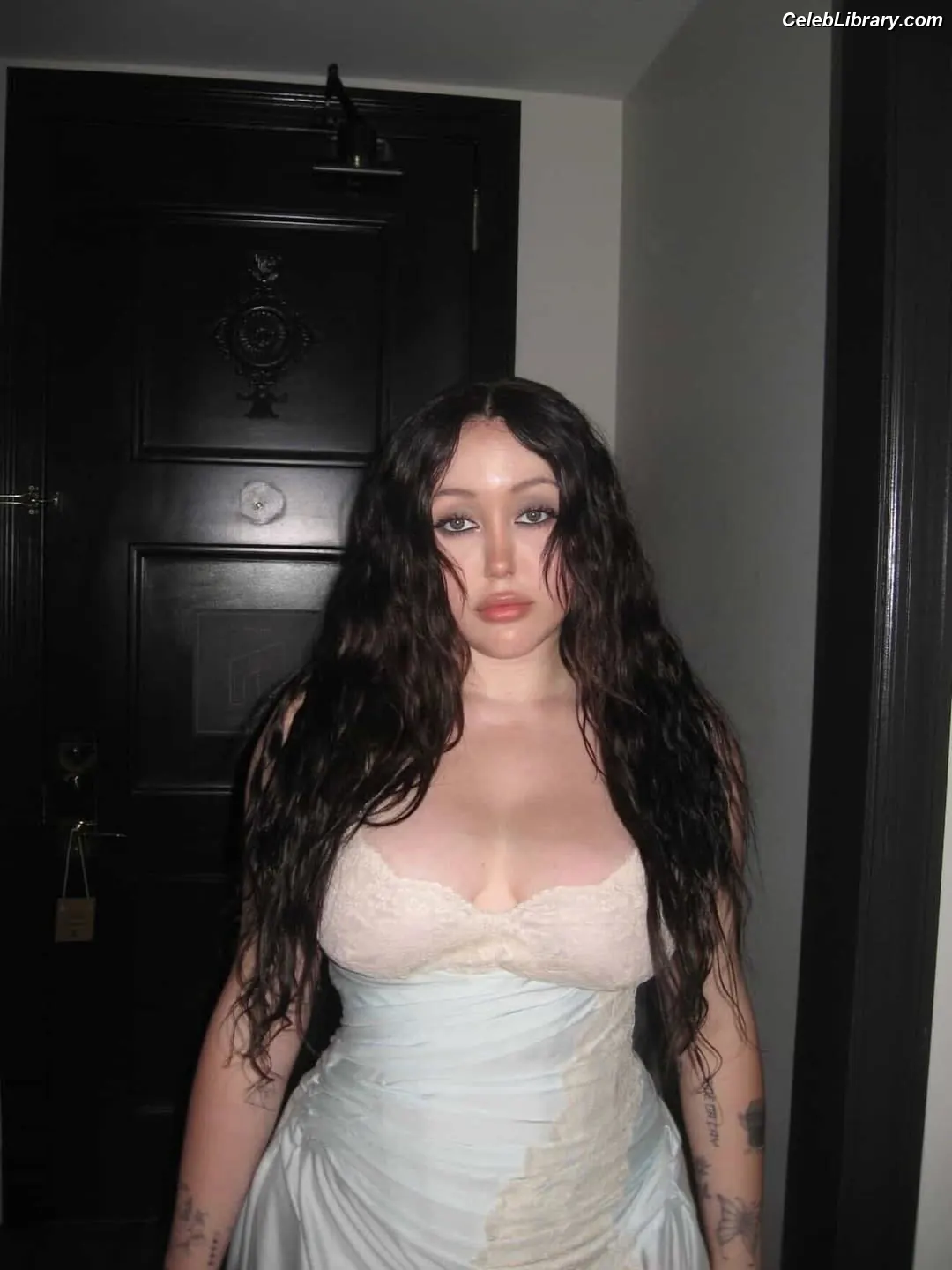 Noah Cyrus photo 11 of 911
