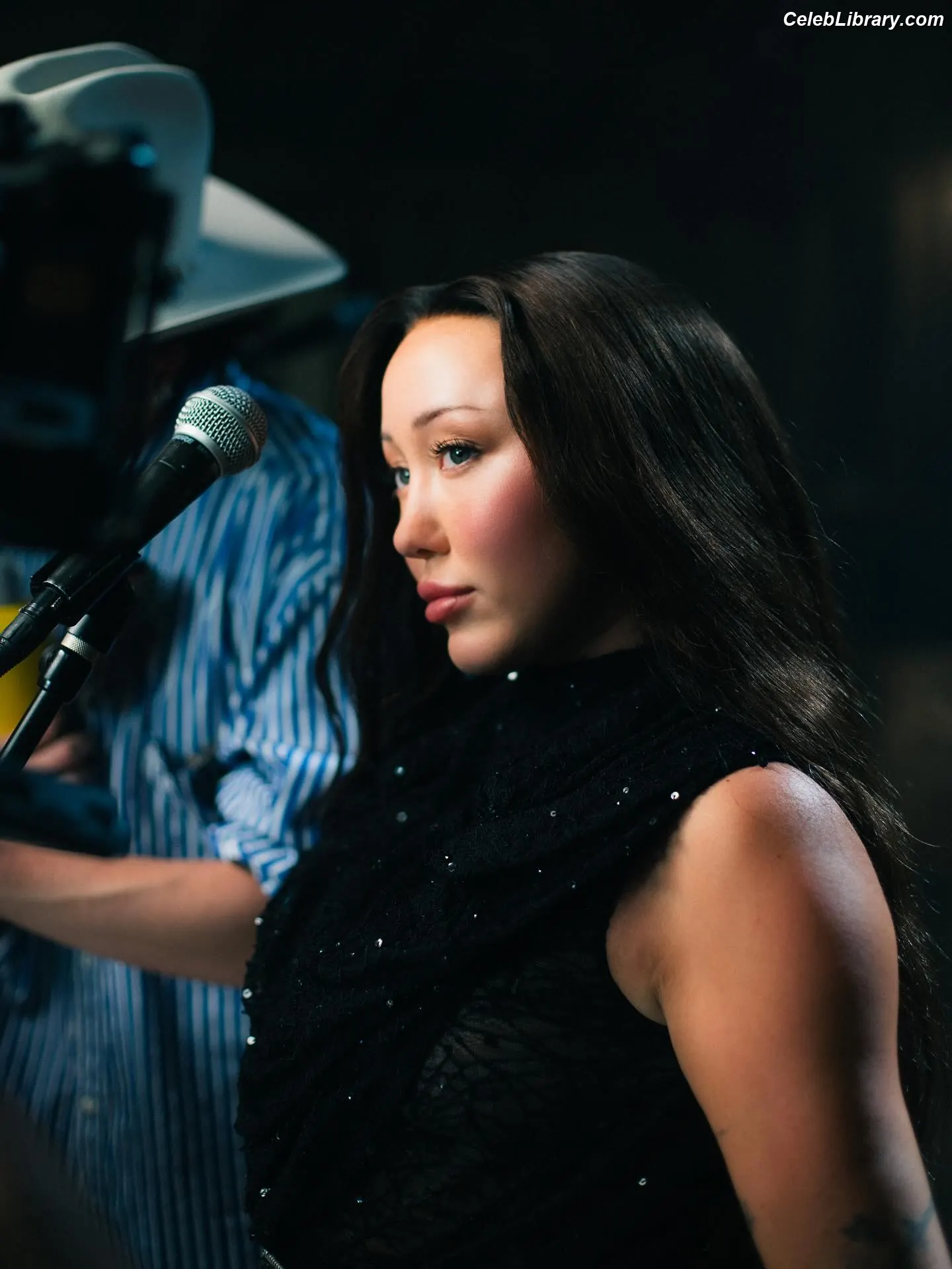 Noah Cyrus photo 19 of 911