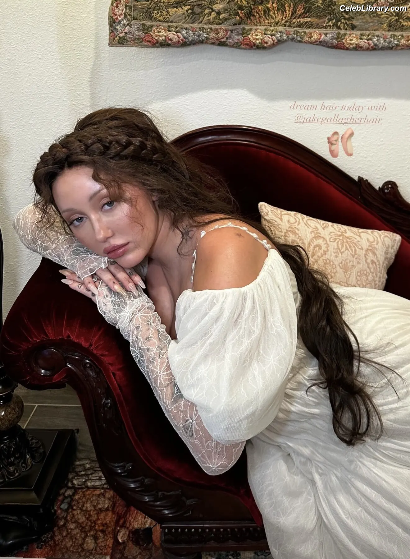 Noah Cyrus photo 21 of 911