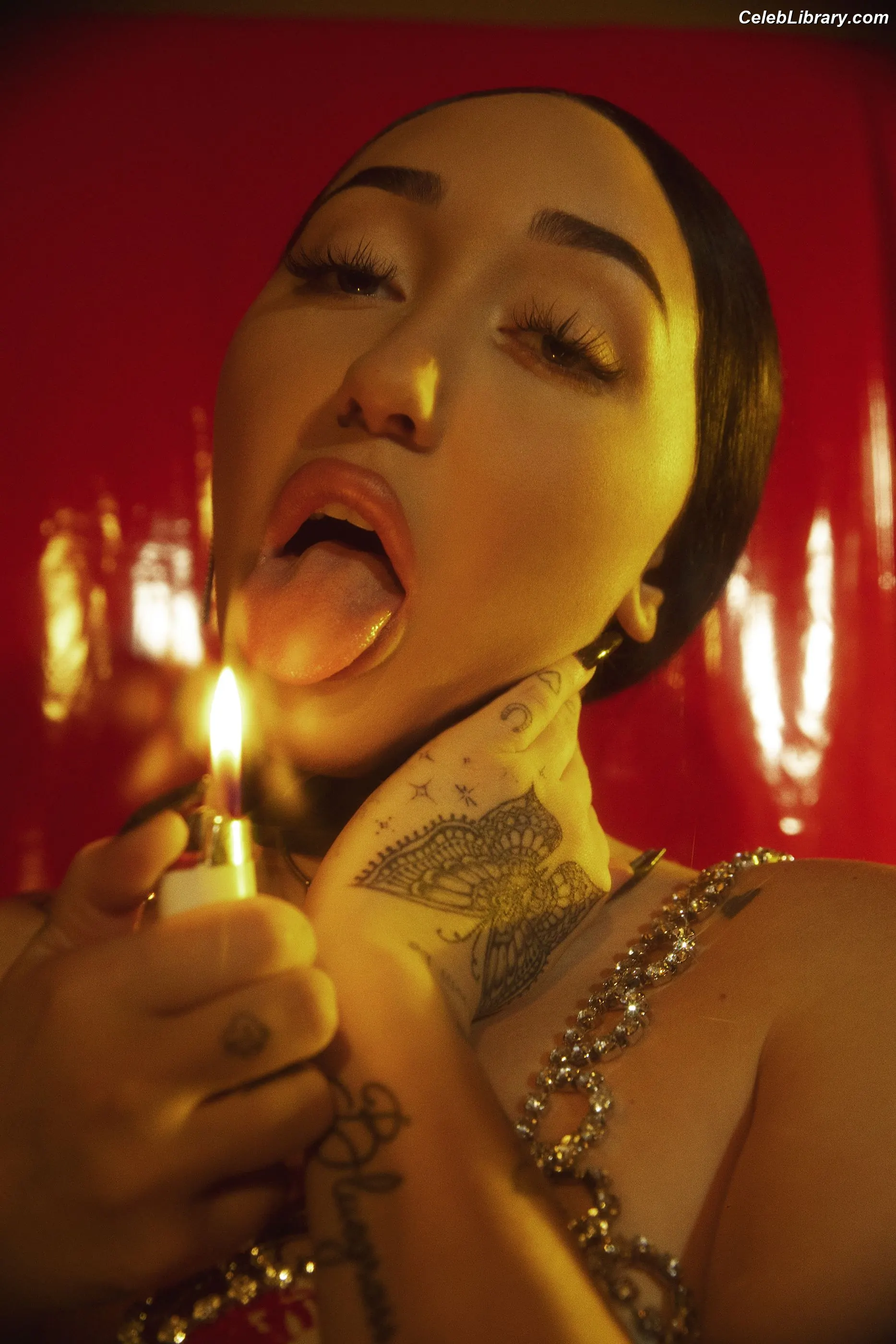 Noah Cyrus photo 1 of 911