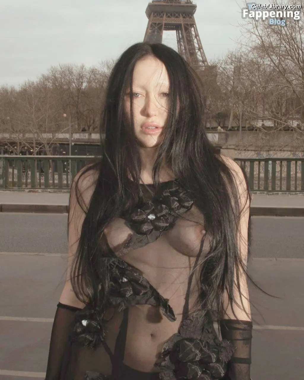 Noah Cyrus photo 16 of 911