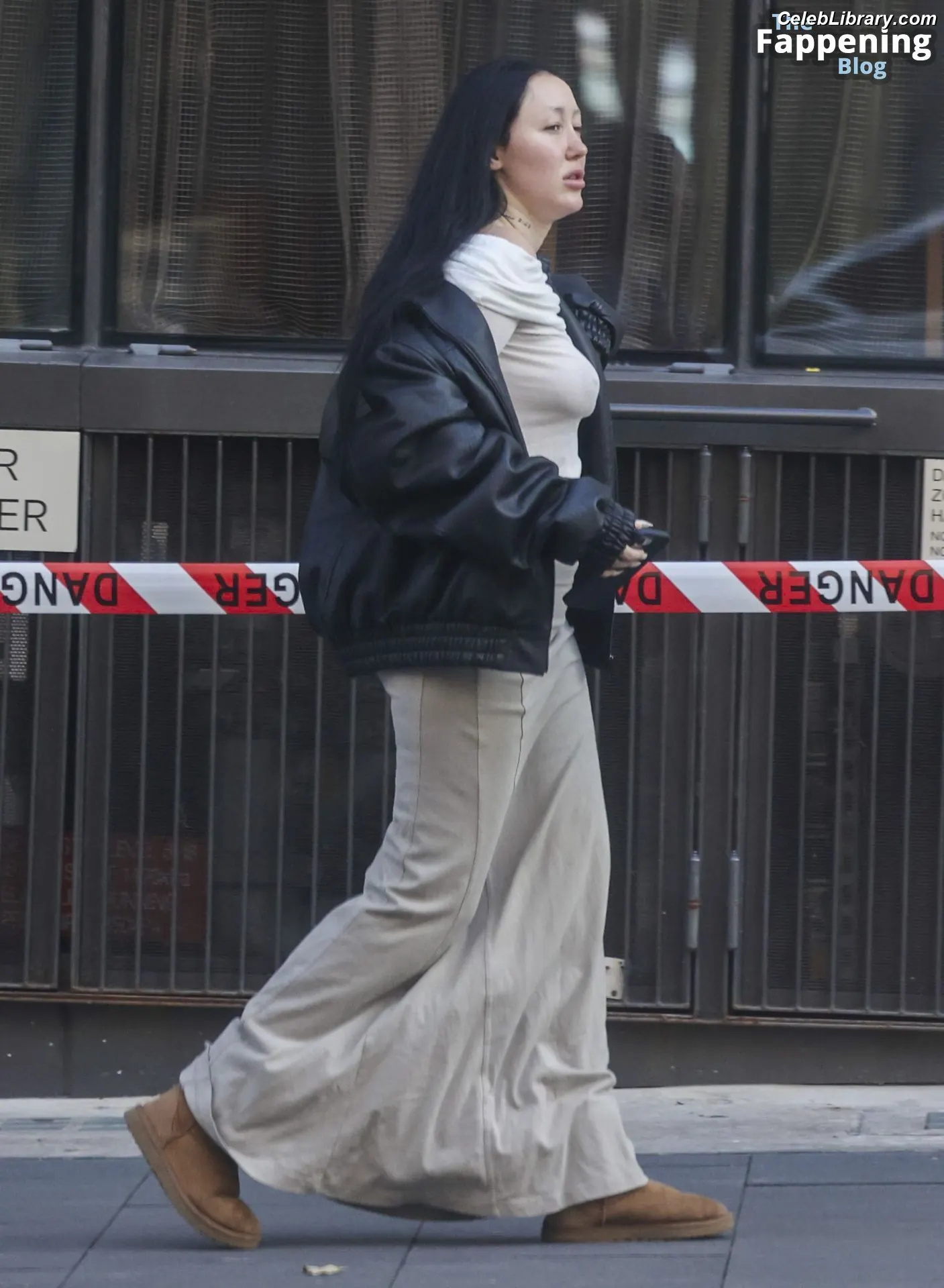 Noah Cyrus photo 1 of 911
