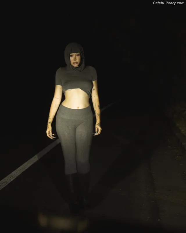 Noah Cyrus photo 24 of 908