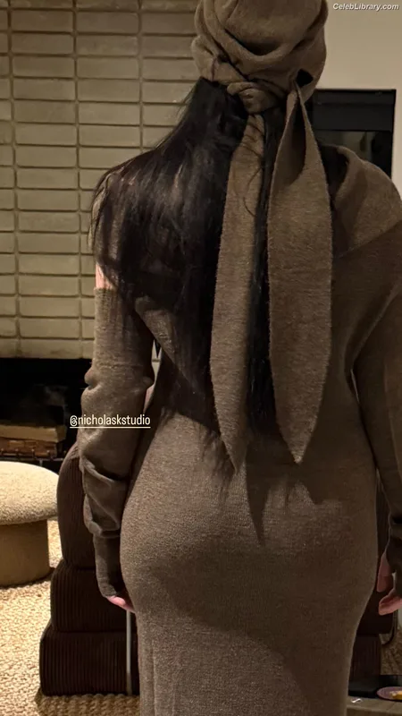 Noah Cyrus photo 16 of 908