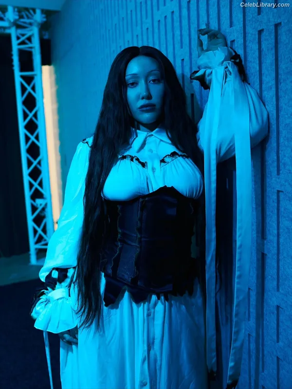 Noah Cyrus photo 5 of 908