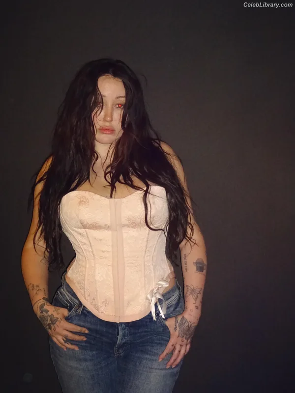 Noah Cyrus photo 22 of 908