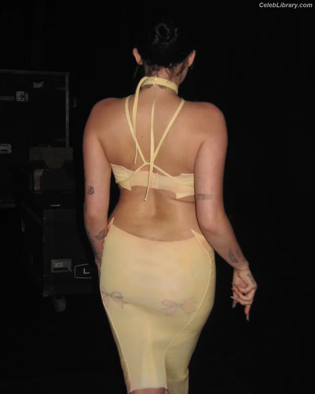 Noah Cyrus photo 4 of 908