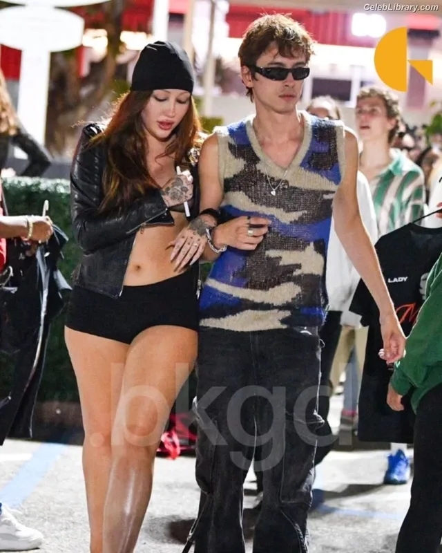 Noah Cyrus photo 19 of 908