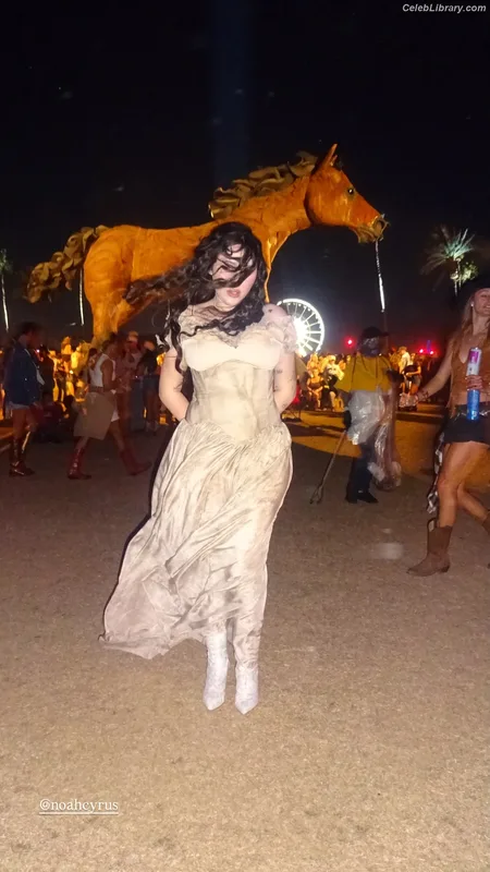 Noah Cyrus photo 17 of 908