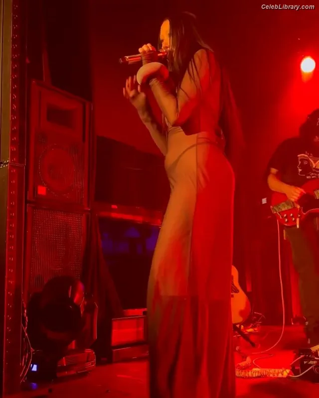 Noah Cyrus photo 14 of 908