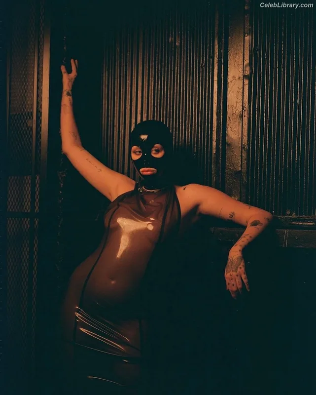 Noah Cyrus photo 18 of 908